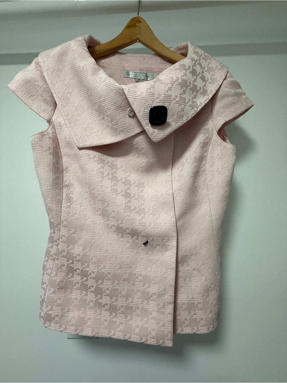 Tahari Light Pink Cap-Sleeve Textured Blazer with Statement Collar